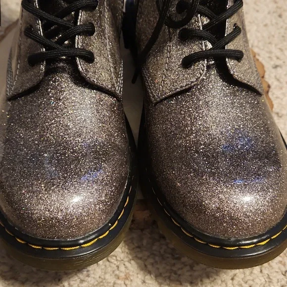Dr. Martin Airwalk 1460 Core Kids Glittery Y Gunmetal Boots NEW Sz 6 - Picture 3 of 8